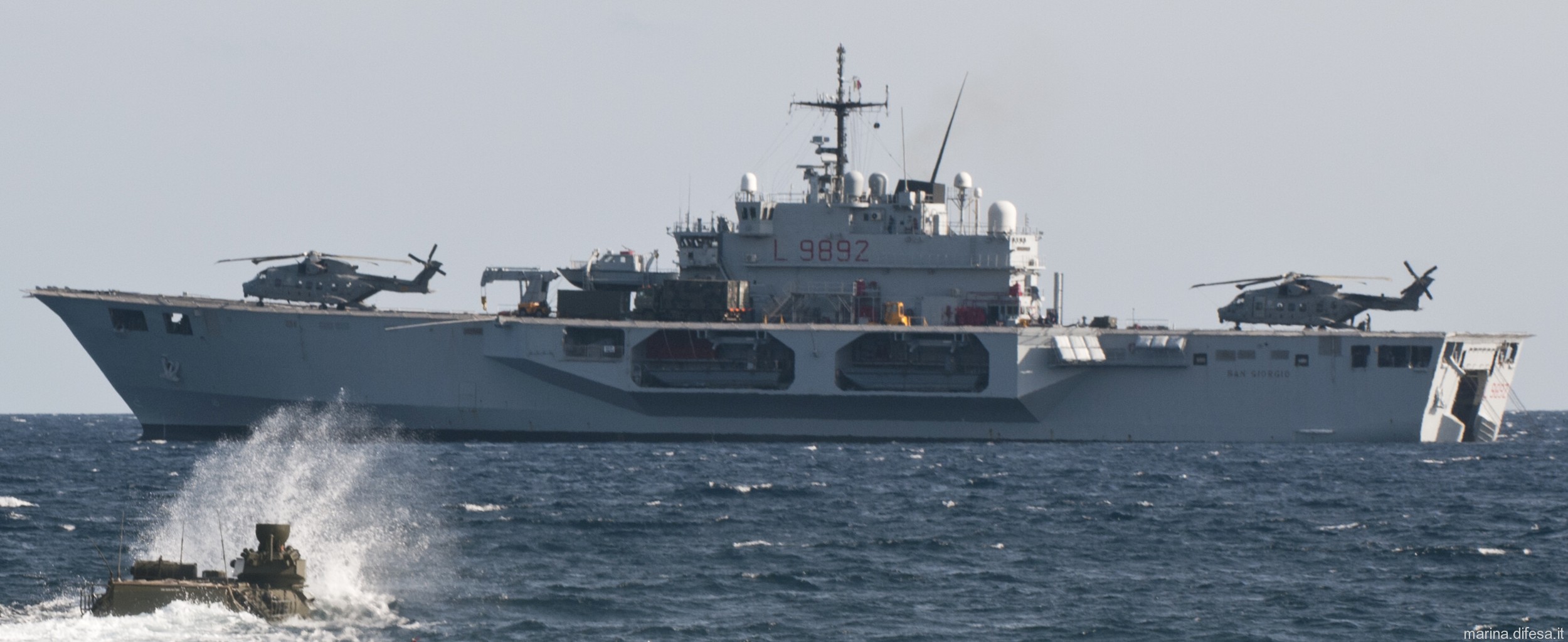l-9892 san giorgio its nave lpd amphibious transport dock landing ship italian navy marina militare 02