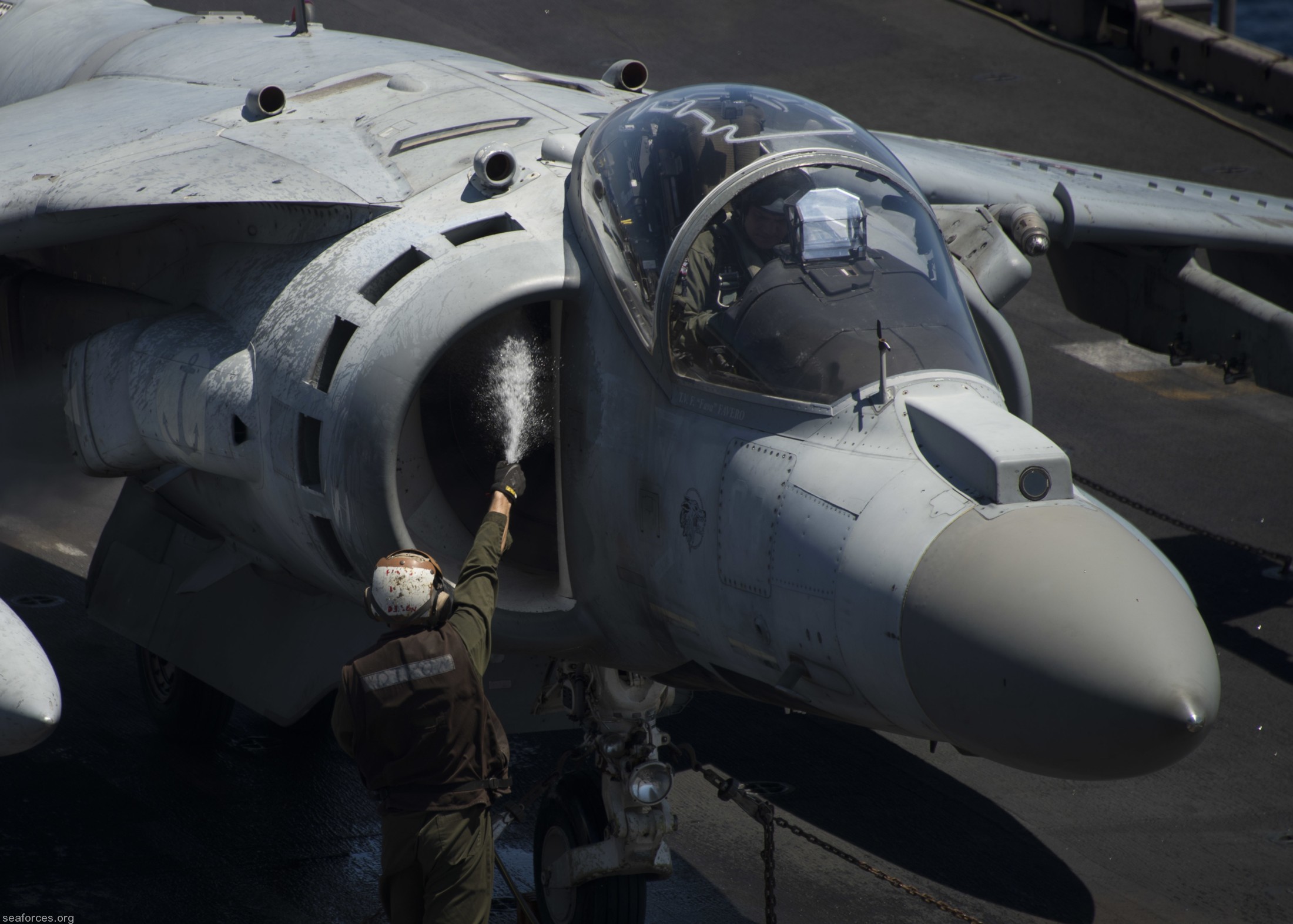 av-8b harrier ii italian navy marina militare grupaer wolves aircraft carrier 07