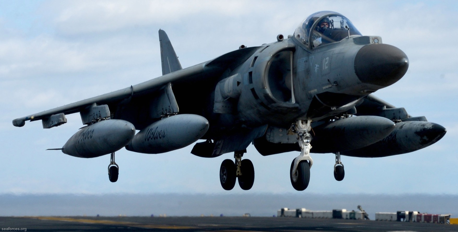 av-8b harrier ii italian navy marina militare grupaer wolves aircraft carrier 08