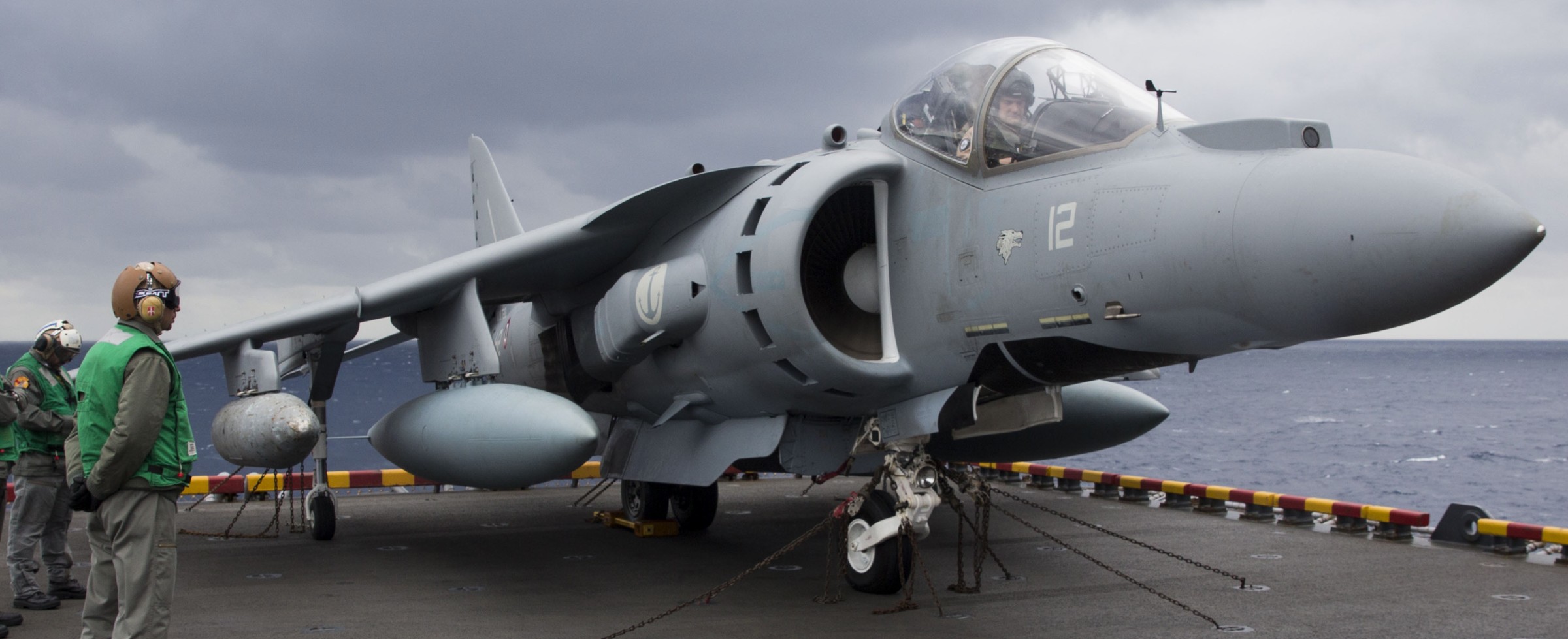av-8b harrier ii+ italian navy marina militare grupaer wolves aircraft carrier 110