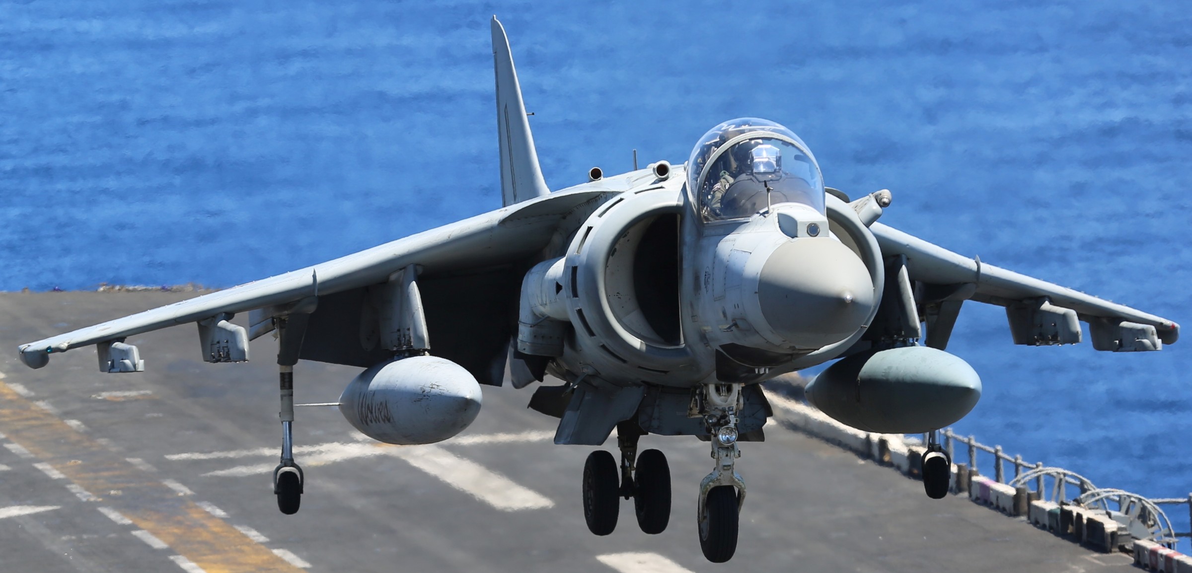 av-8b harrier ii+ italian navy marina militare grupaer wolves aircraft carrier 111