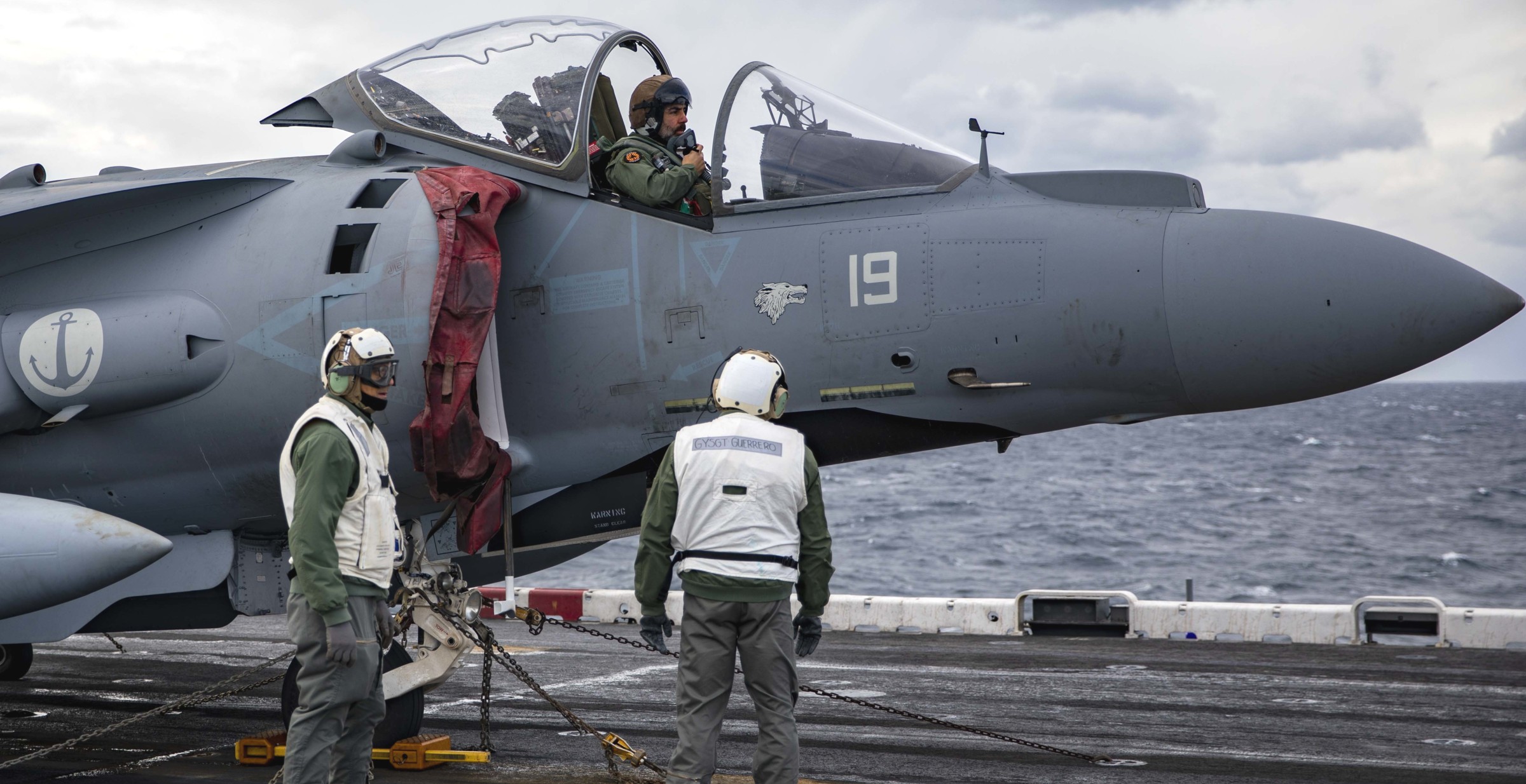av-8b harrier ii+ italian navy marina militare grupaer wolves aircraft carrier 115
