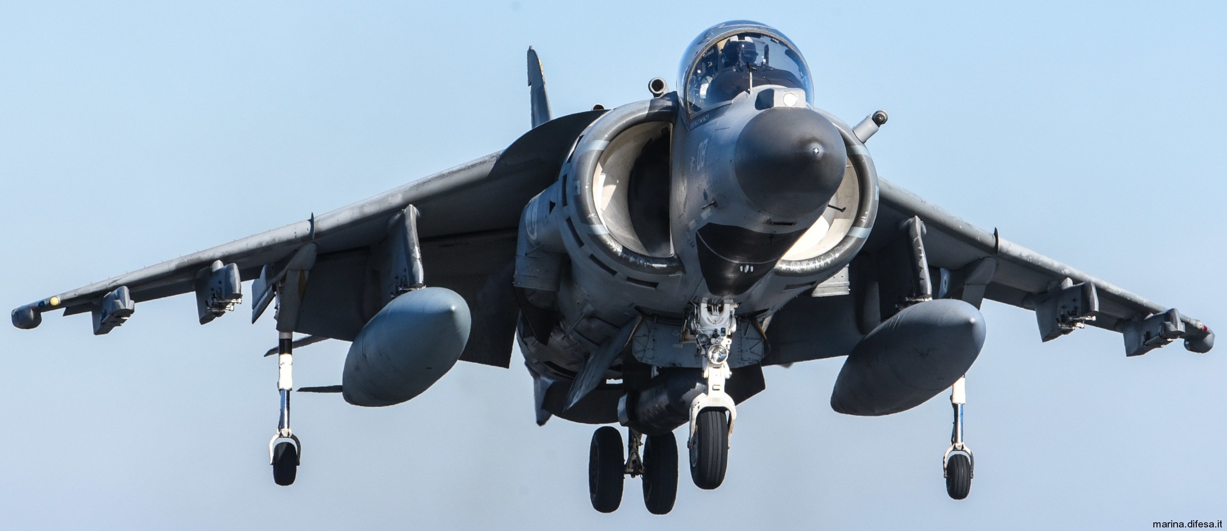 av-8b harrier ii+ italian navy marina militare grupaer wolves aircraft carrier 117