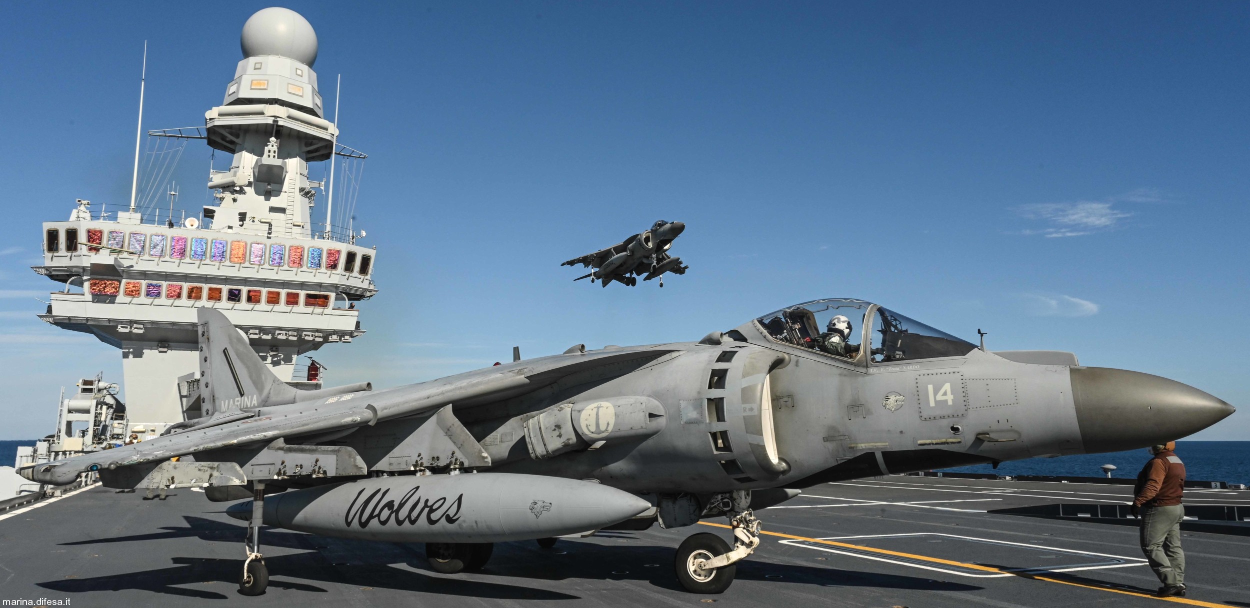 av-8b harrier ii+ italian navy marina militare grupaer wolves c550 cavour aircraft carrier 118