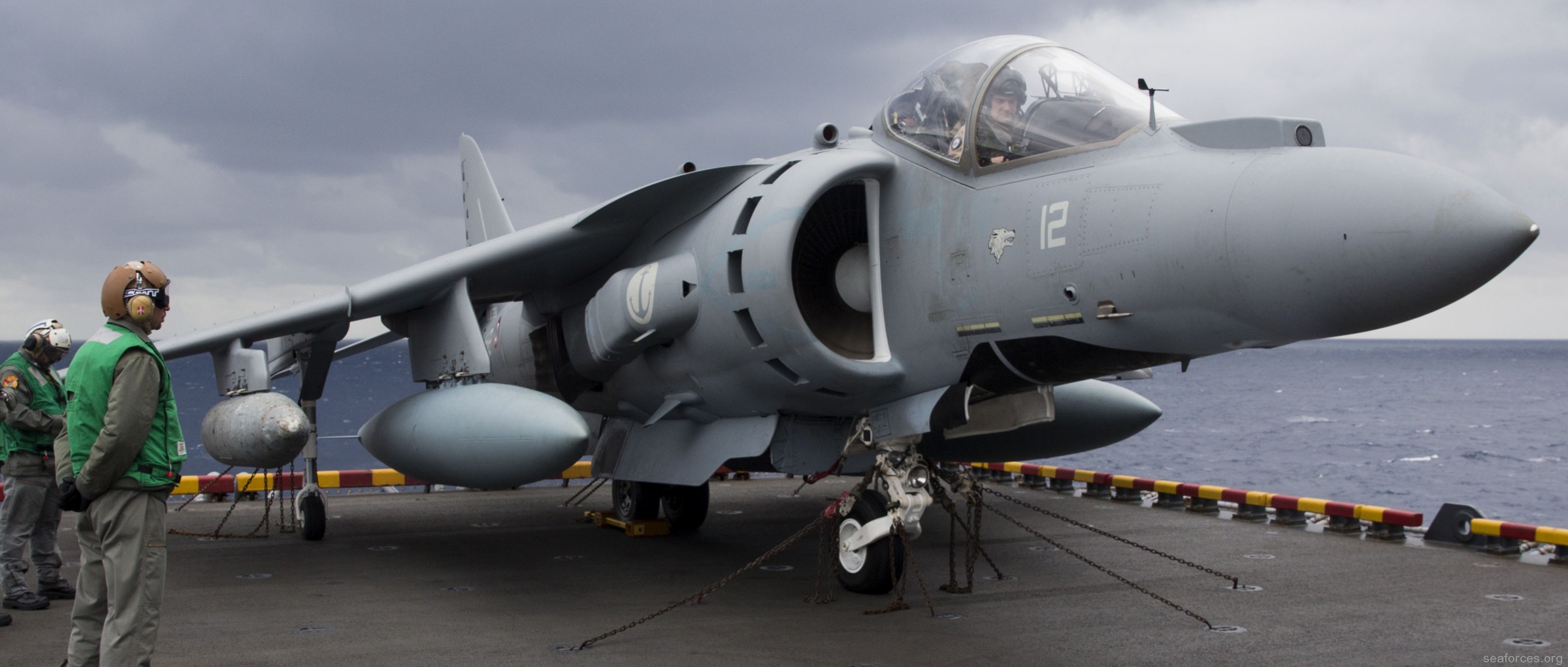 av-8b harrier ii italian navy marina militare grupaer wolves aircraft carrier 12