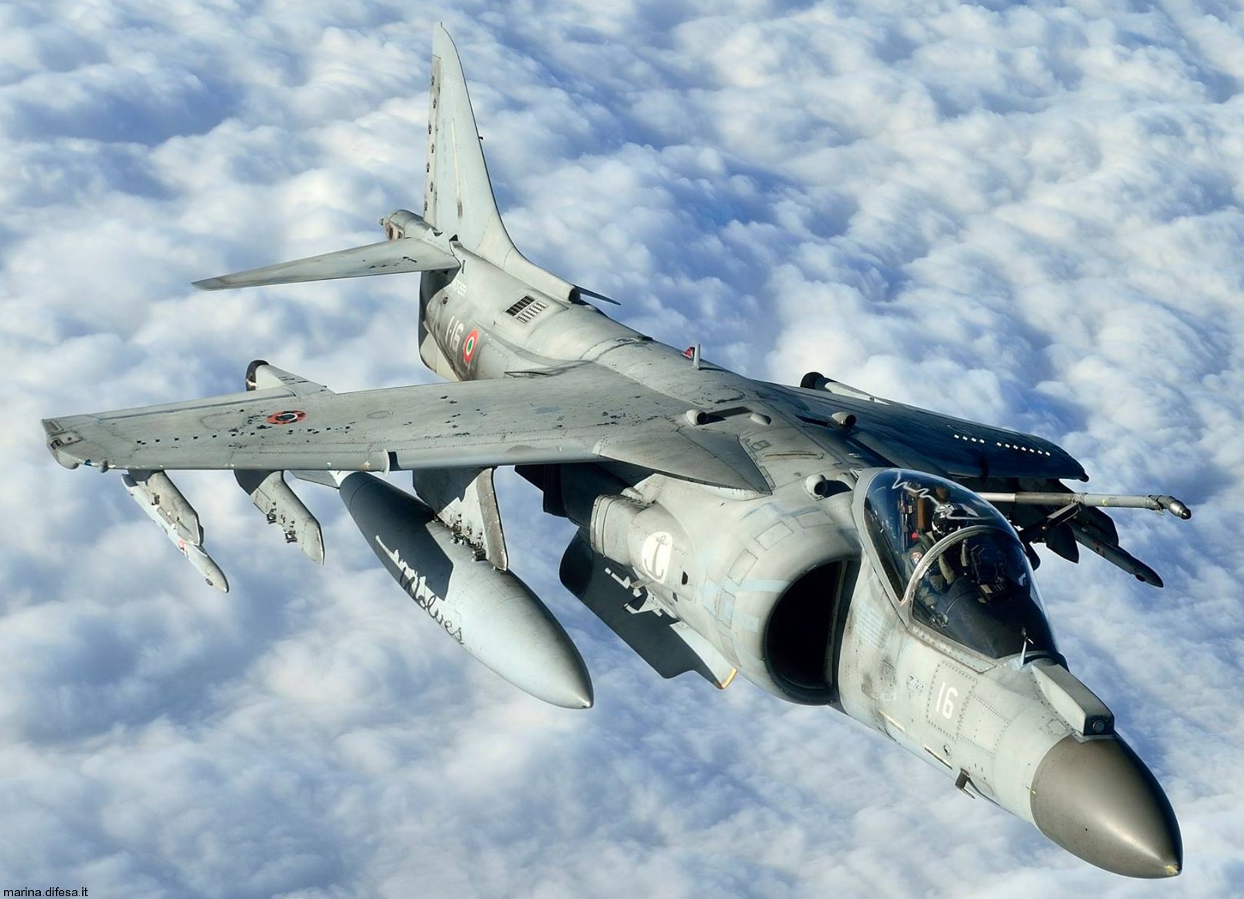 av-8b harrier ii+ italian navy marina militare grupaer wolves aircraft carrier 122