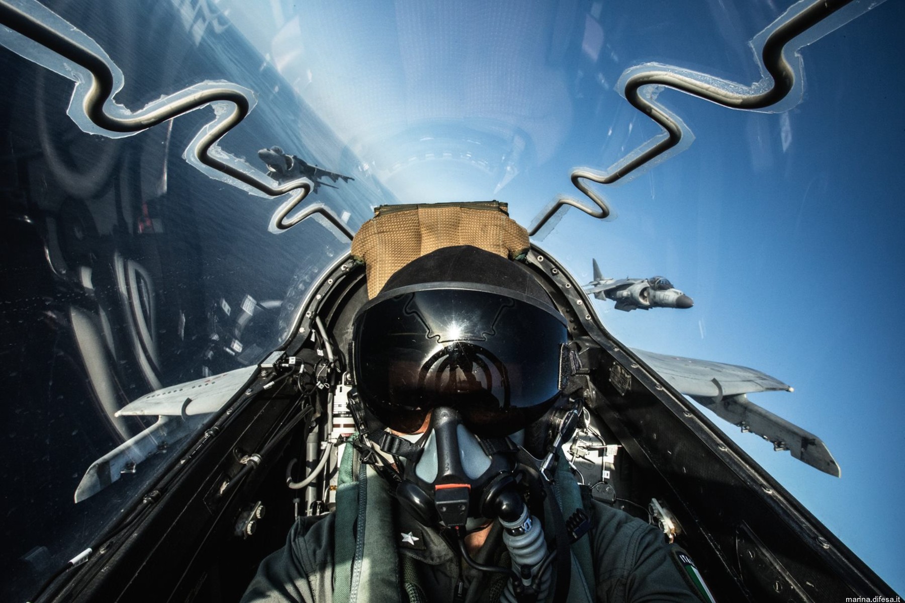 av-8b harrier ii+ italian navy marina militare grupaer wolves aircraft carrier cockpit flight 130