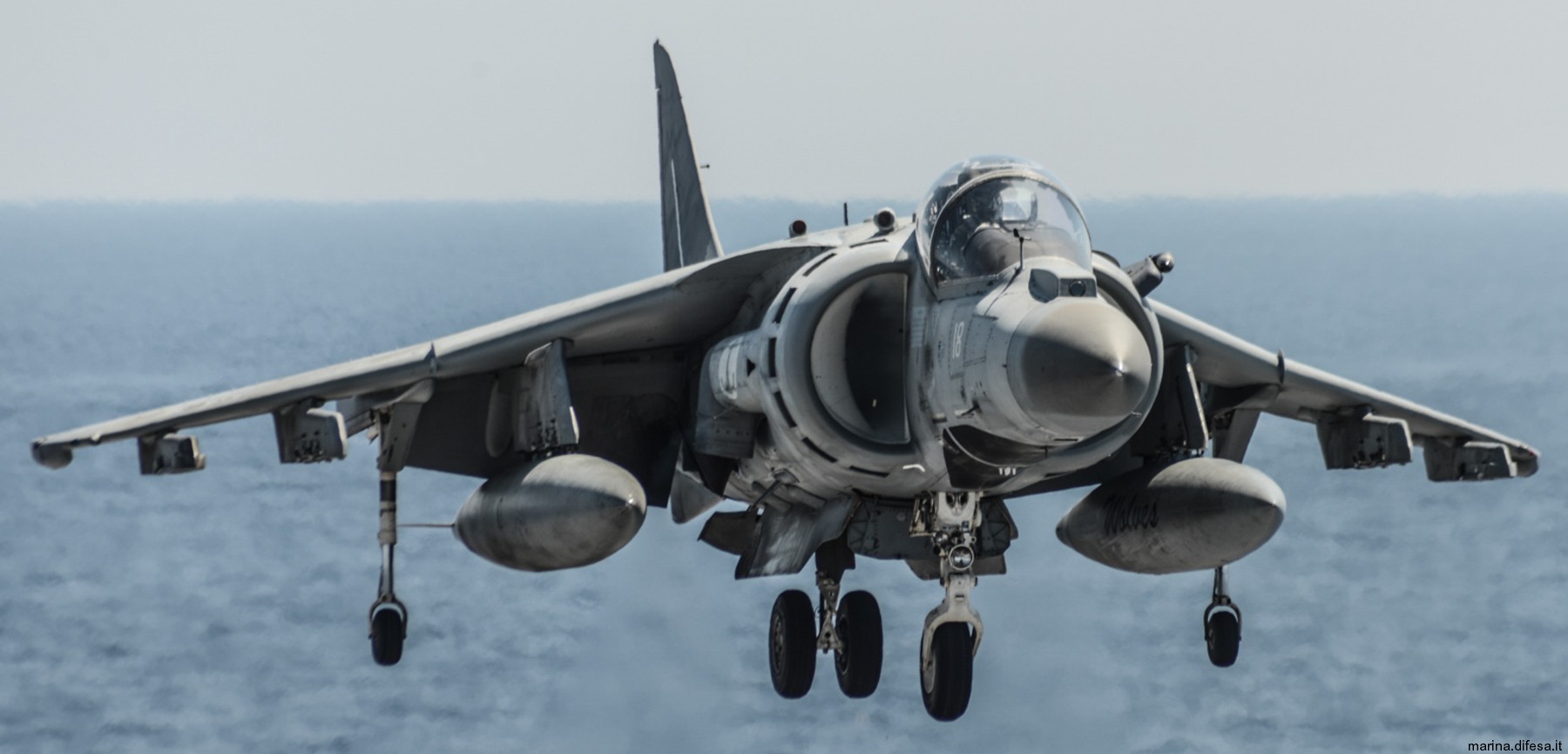av-8b harrier ii+ italian navy marina militare grupaer wolves aircraft carrier 135