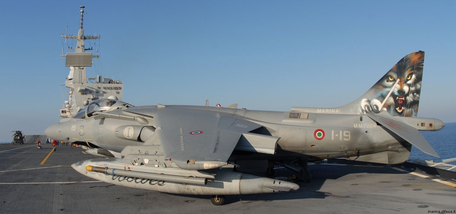 av-8b harrier ii+ italian navy marina militare grupaer wolves aircraft carrier 136