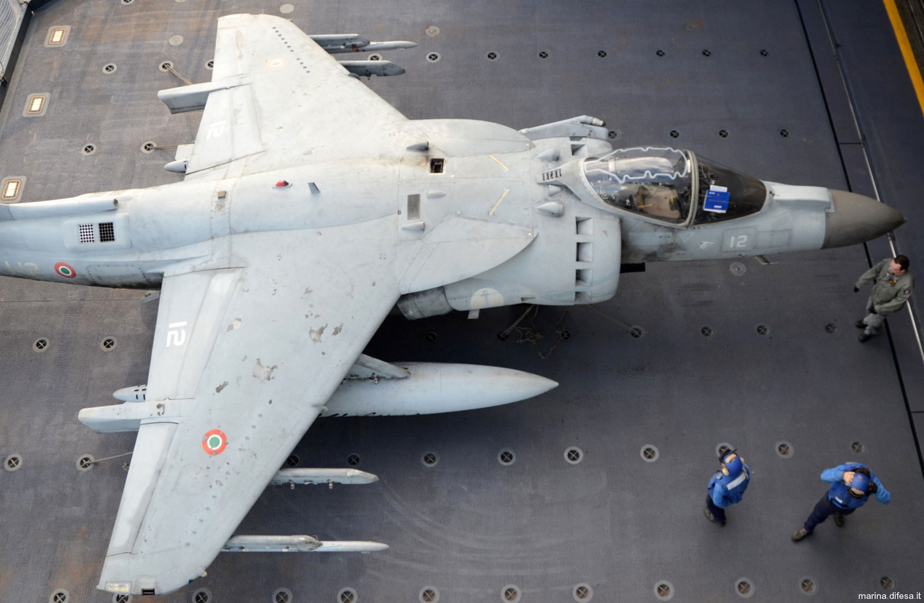 av-8b harrier ii+ italian navy marina militare grupaer wolves aircraft carrier 139