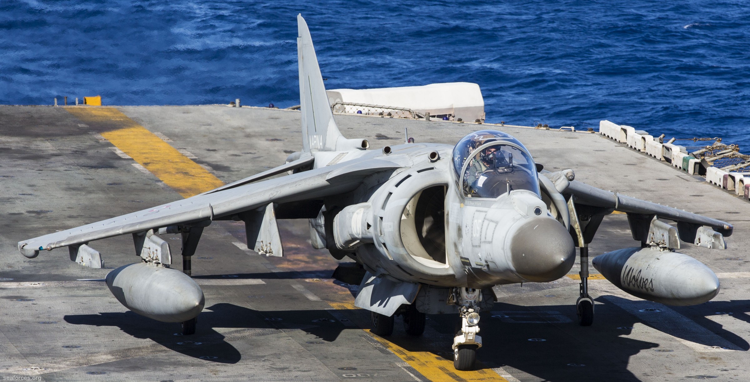 av-8b harrier ii italian navy marina militare grupaer wolves aircraft carrier 14