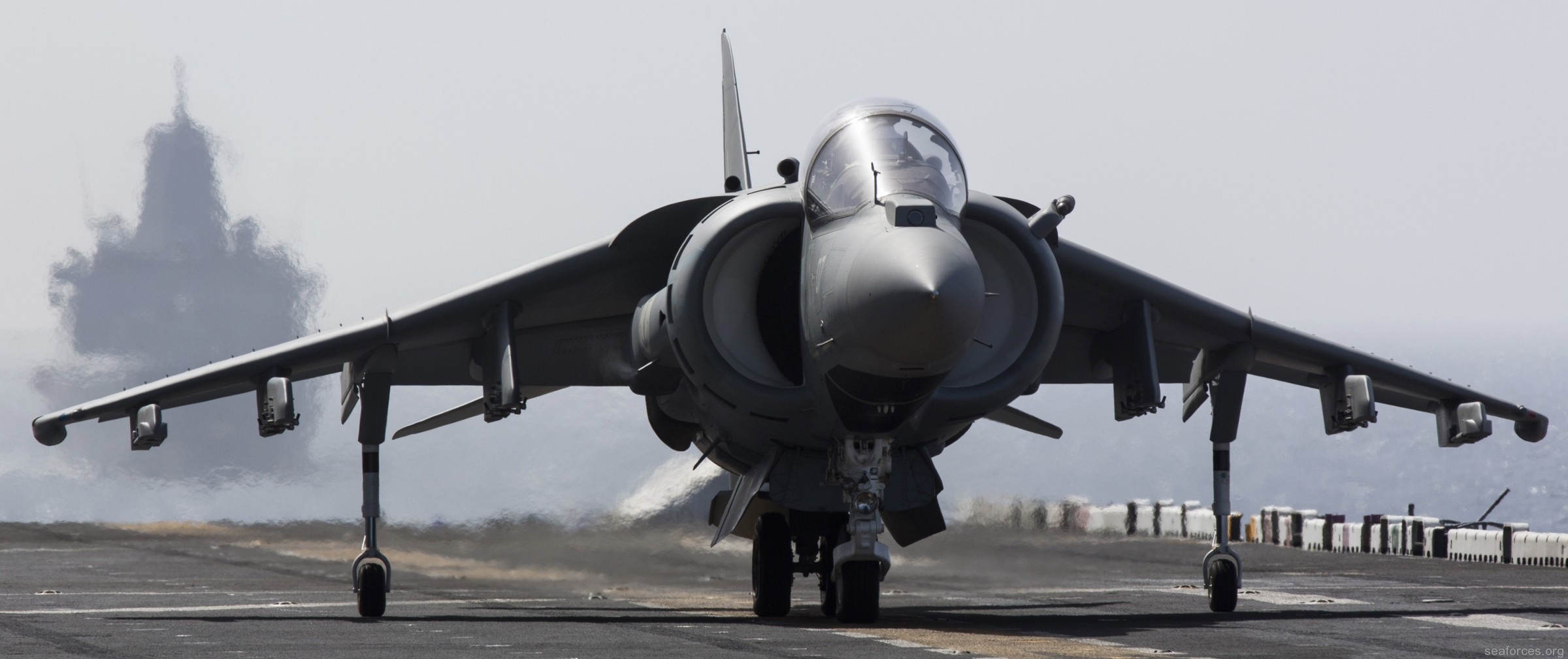 av-8b harrier ii italian navy marina militare grupaer wolves aircraft carrier 17