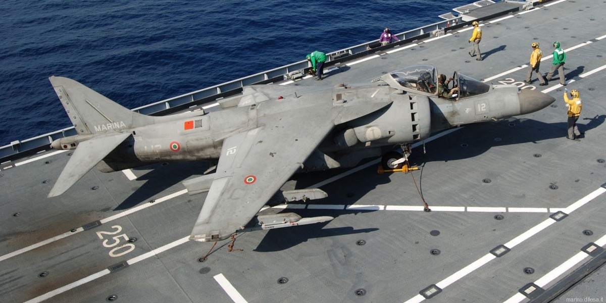 av-8b harrier ii italian navy marina militare grupaer wolves aircraft carrier 47