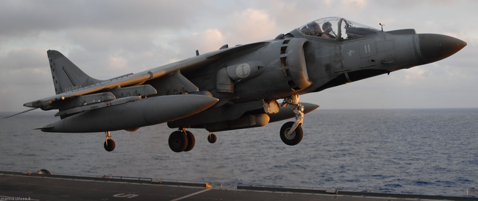 av-8b harrier ii italian navy marina militare grupaer wolves aircraft carrier 50