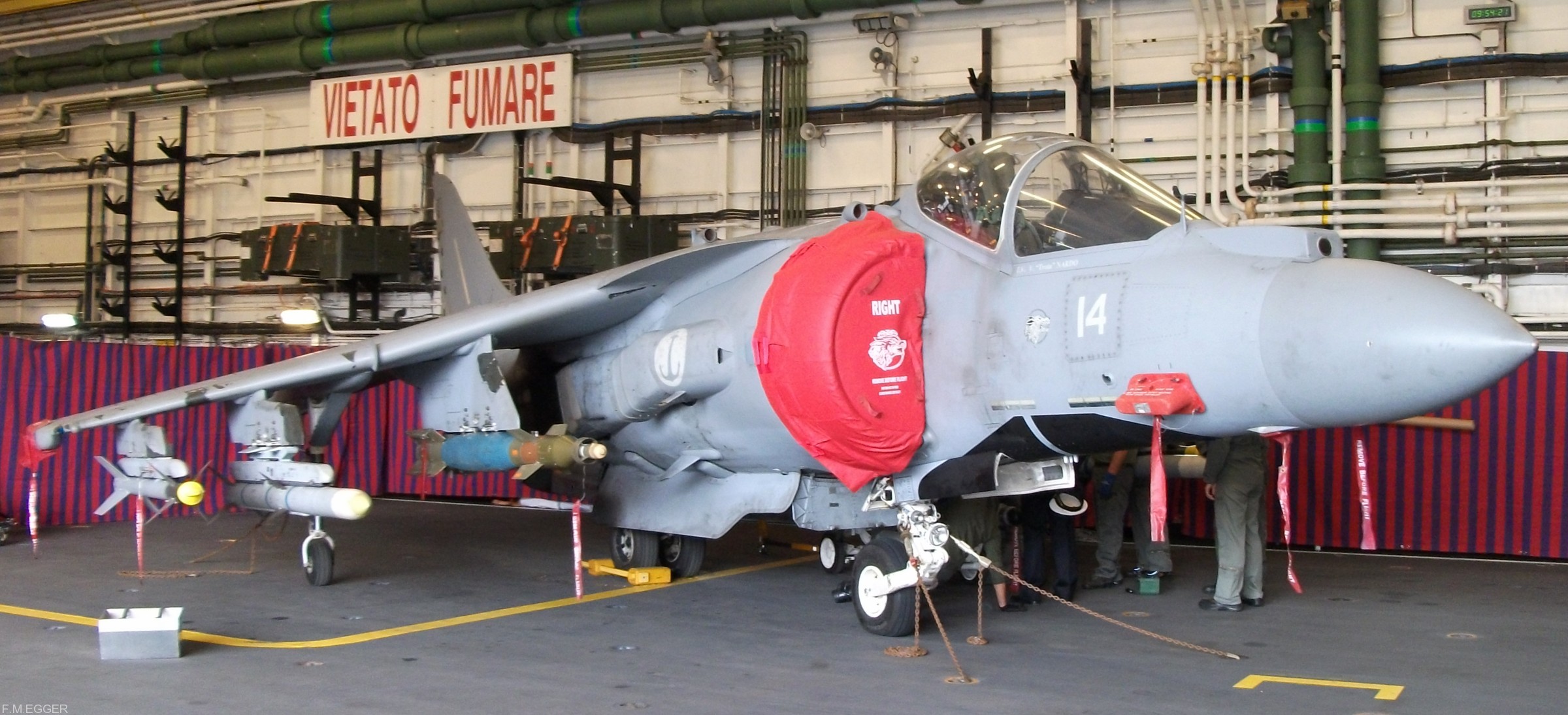 av-8b harrier ii italian navy marina militare grupaer wolves aircraft carrier 79