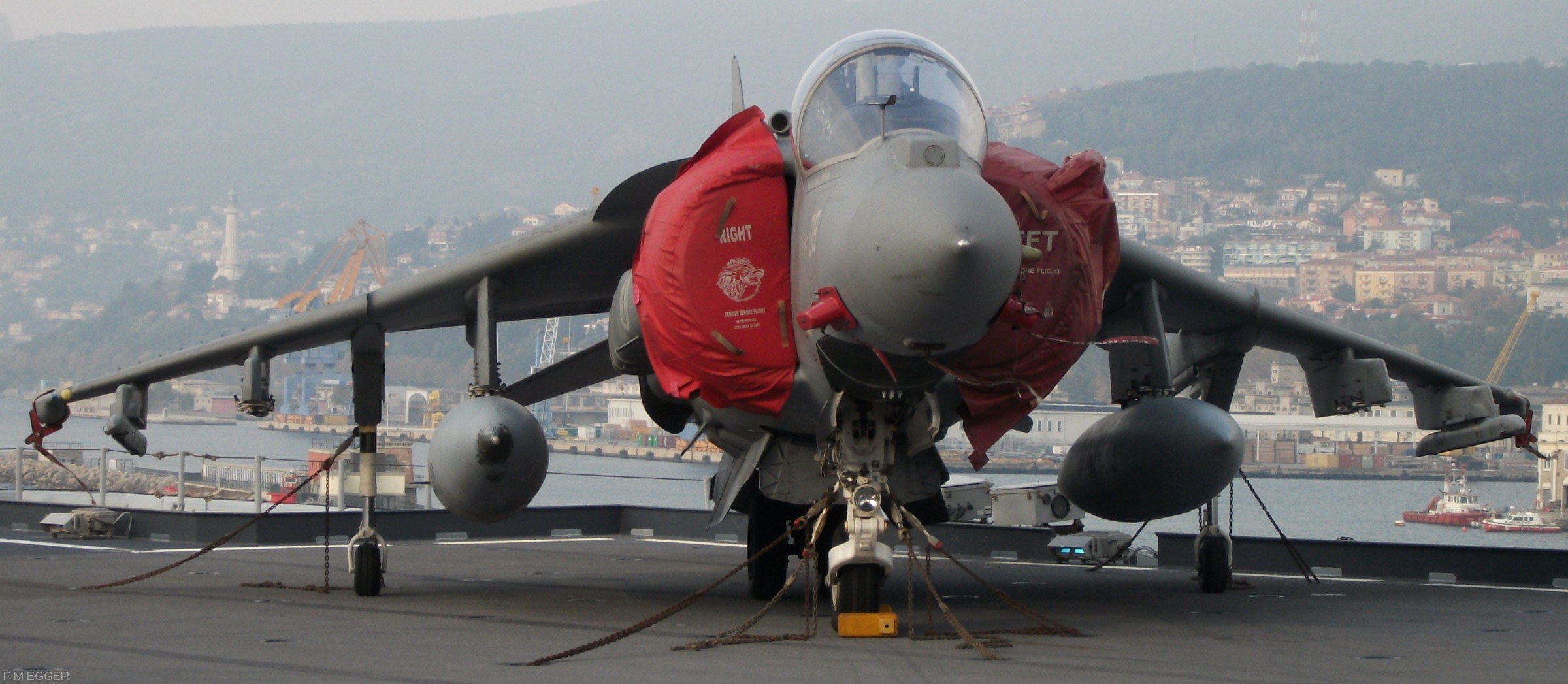 av-8b harrier ii italian navy marina militare grupaer wolves aircraft carrier 85