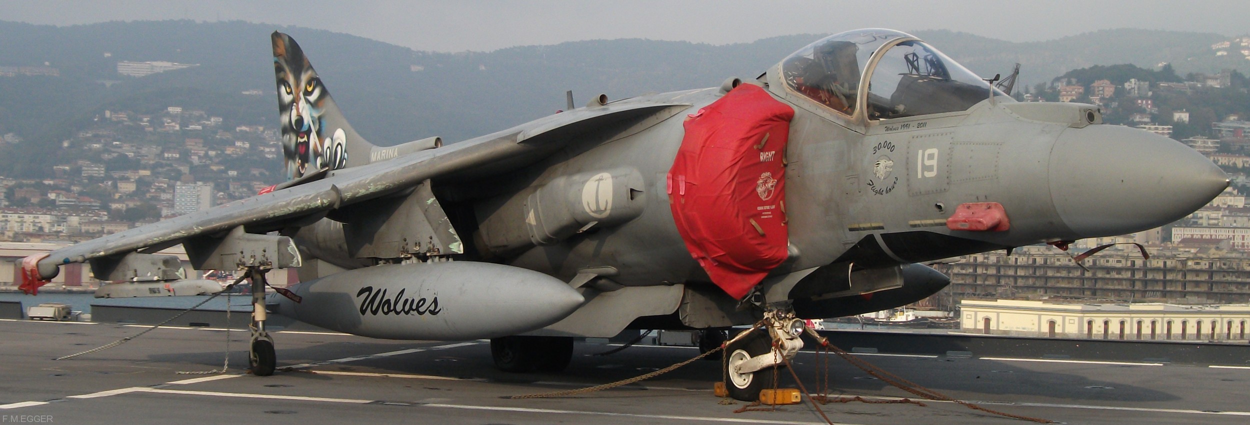 av-8b harrier ii italian navy marina militare grupaer wolves aircraft carrier 87