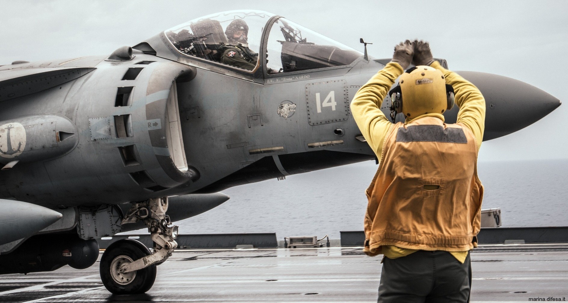 av-8b harrier ii italian navy marina militare grupaer wolves aircraft carrier 91