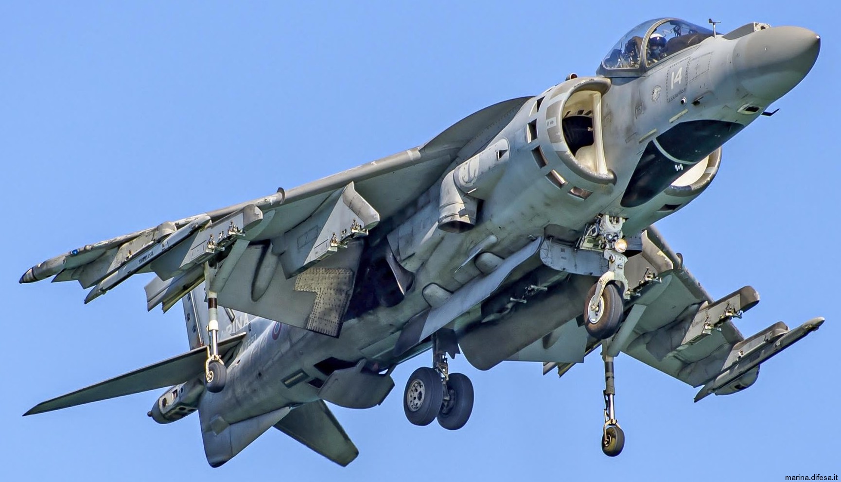av-8b harrier ii+ italian navy marina militare grupaer wolves aircraft carrier 93