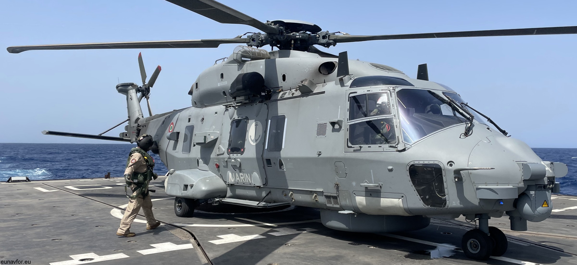 sh-90a nfh mh-90a tth helicopter italian navy marina militare nhindustries 02x