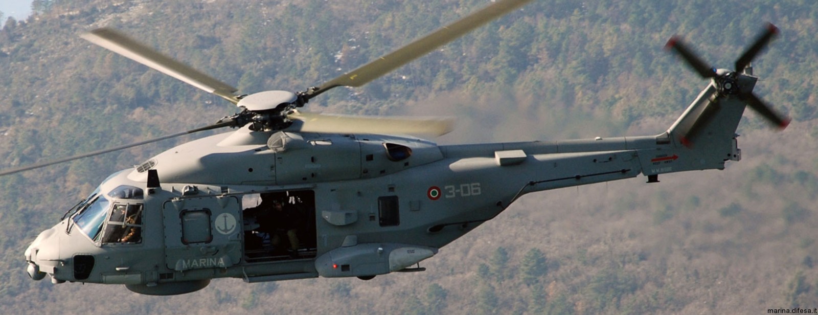 sh-90a nfh helicopter italian navy marina militare mm81582 3-06 05