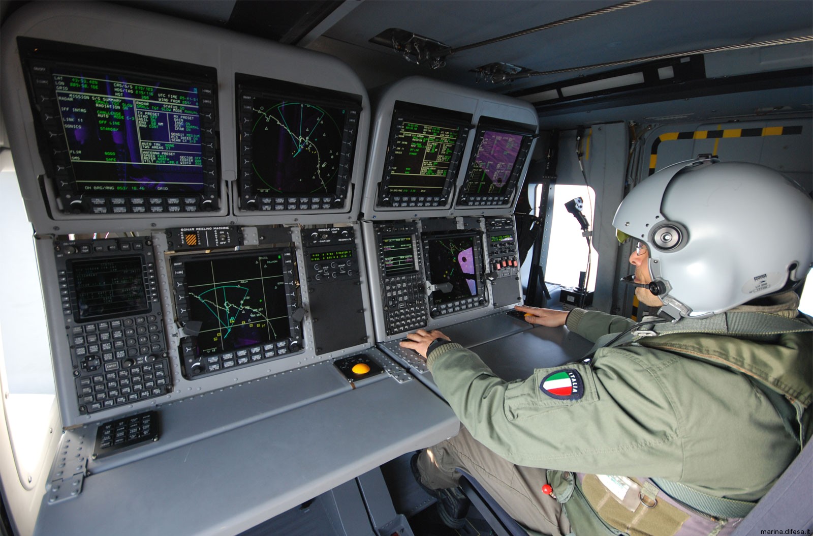sh-90a nfh helicopter italian navy marina militare asw operator console 08