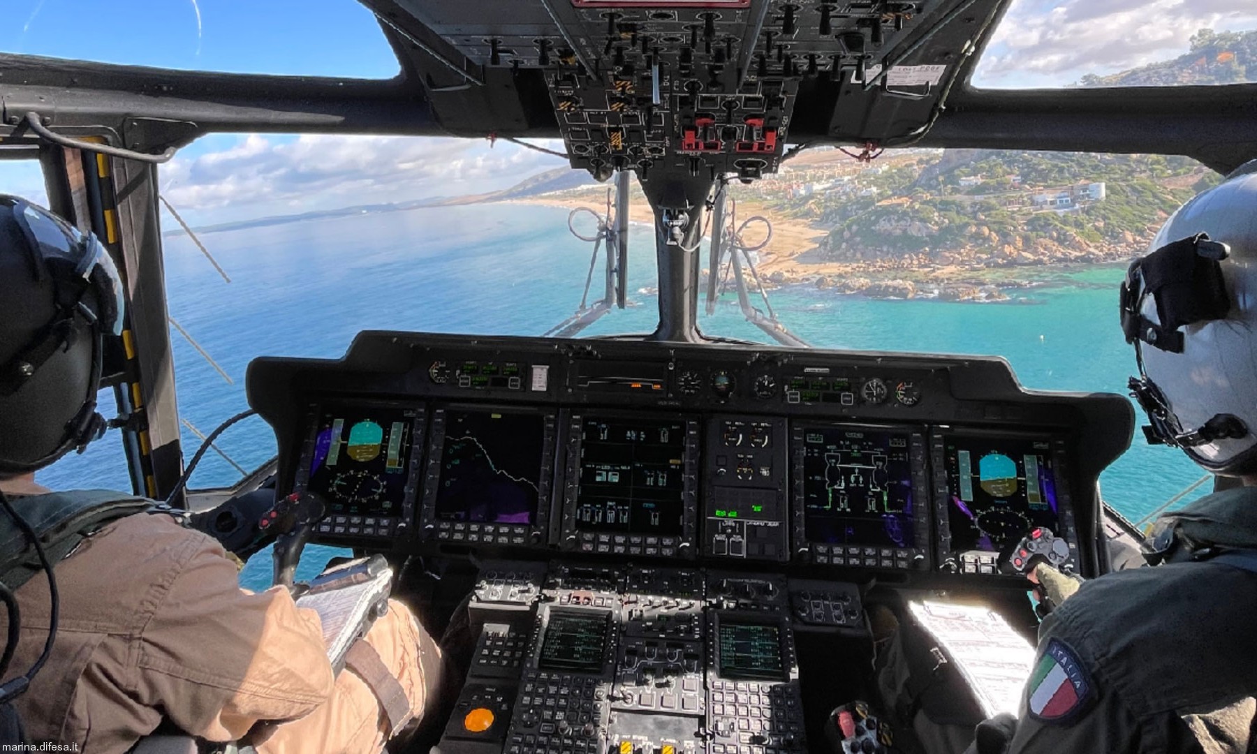 sh-90a nfh mh-90a tth helicopter italian navy marina militare cockpit 37