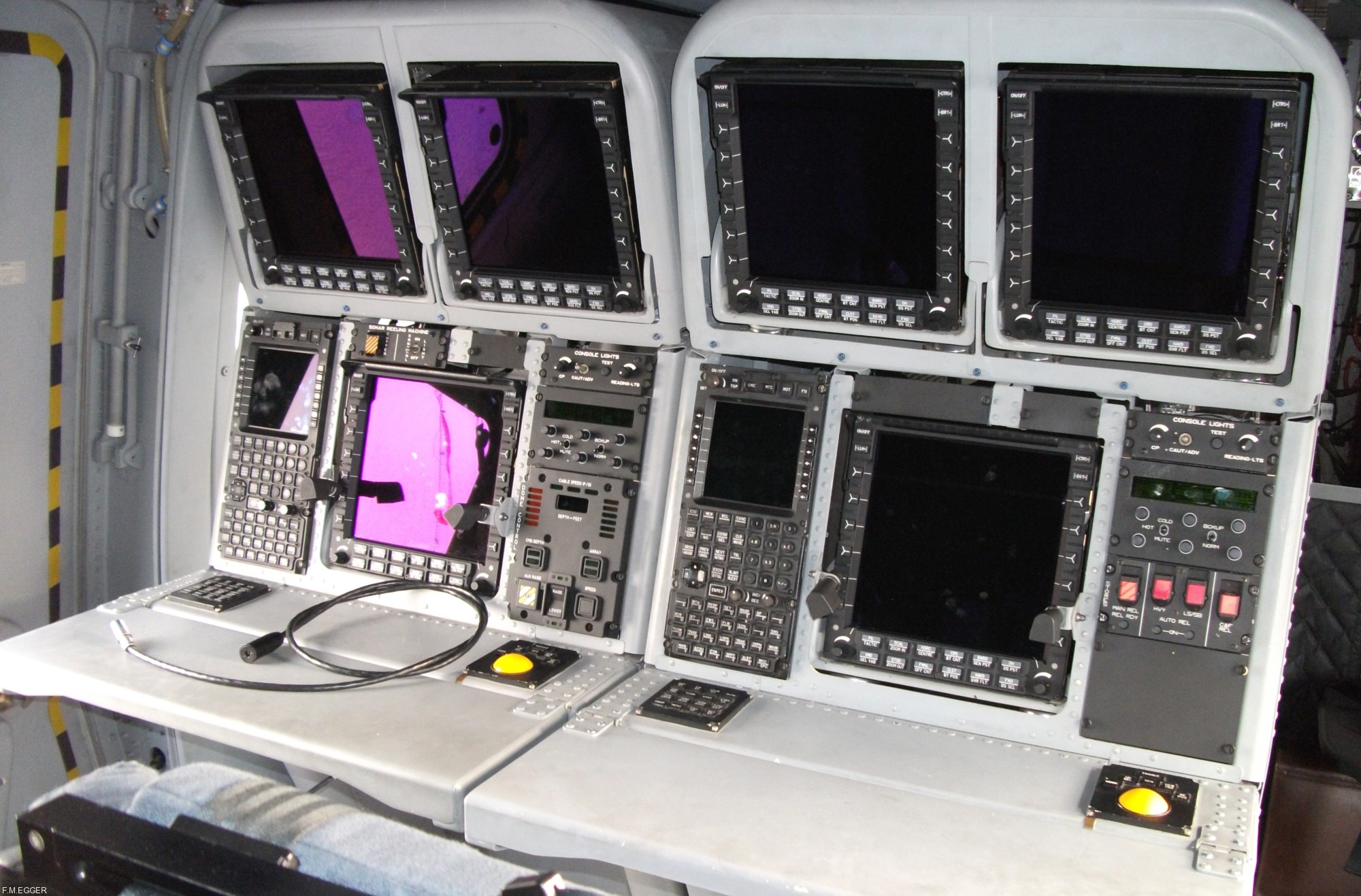 sh-90a nfh helicopter italian navy marina militare interieur inside view 42