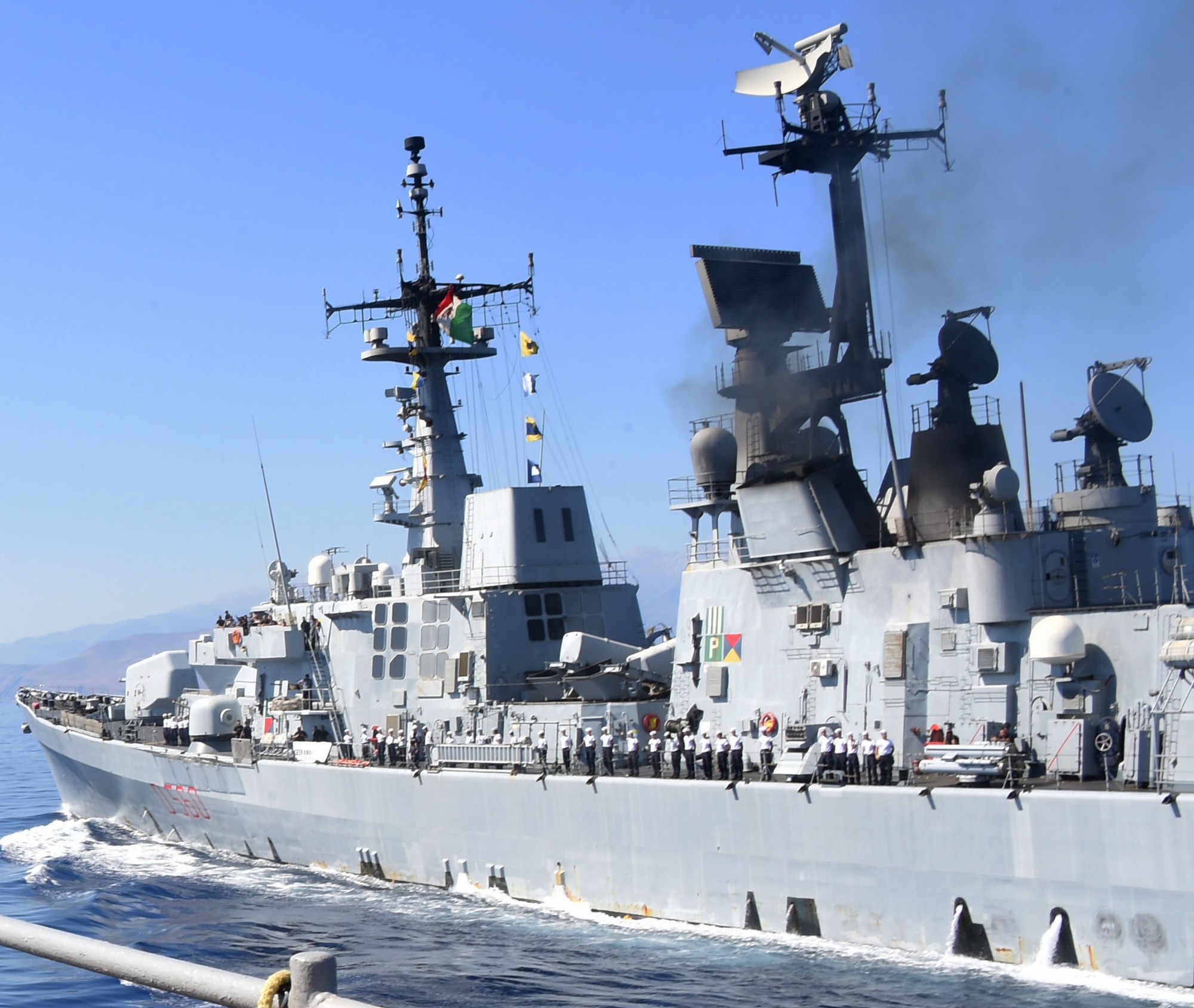 d-560 luigi durand de la penne its nave guided missile destroyer ddg italian navy marina militare 05