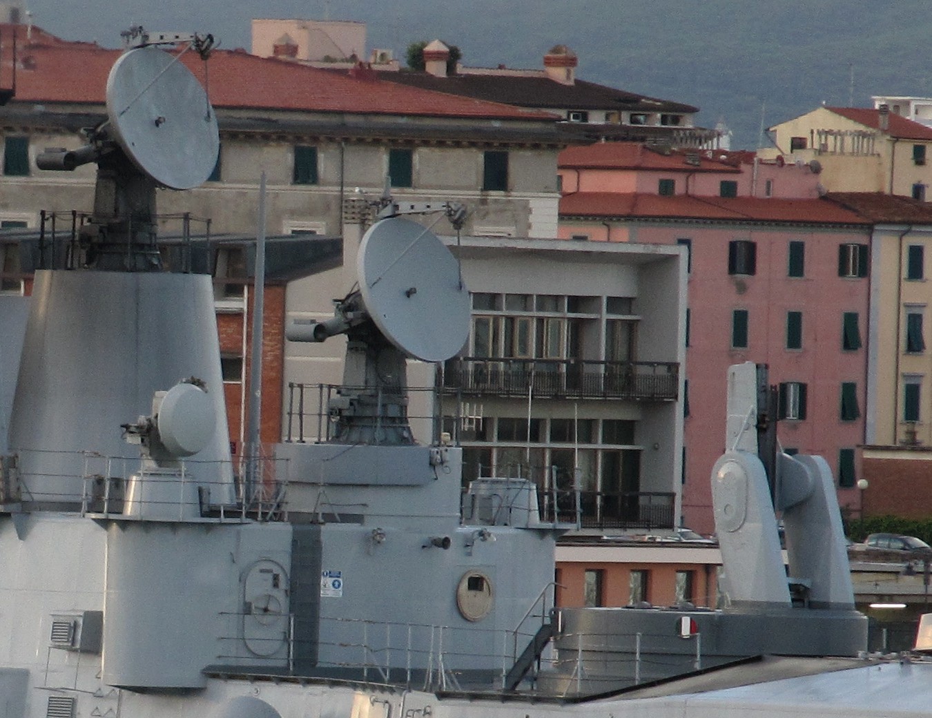 durand de la penne class guided misssile destroyer ddg italian navy marina militare mmi mk.13 launcher rim-66 standard sm-1mr an/spg-51 fire control target illuminator