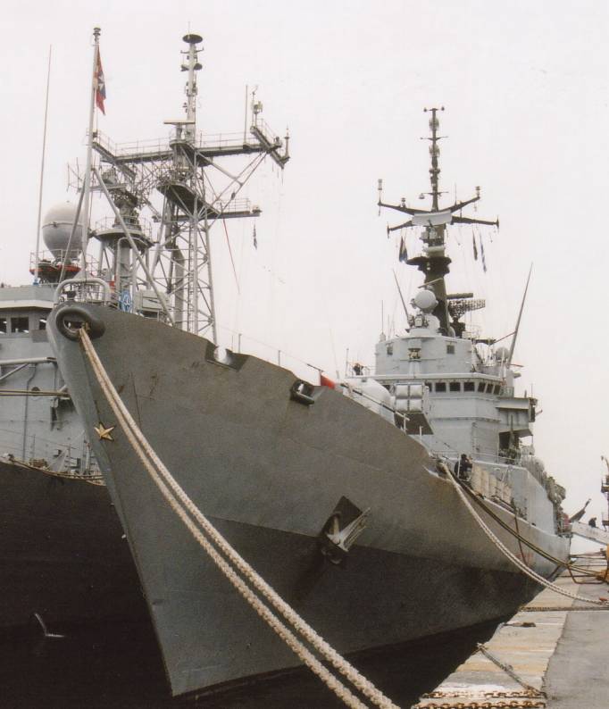 f 577 zeffiro maestrale class guided missile frigate nato stanavformed trieste 2003