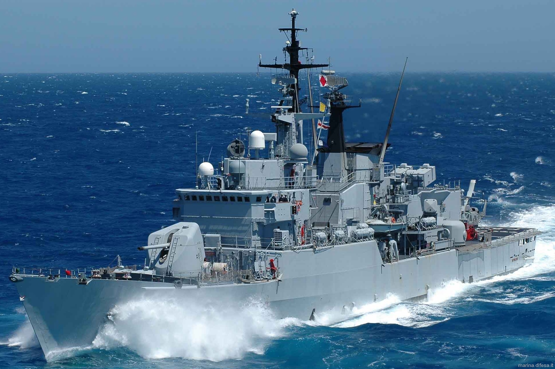 f-582 artigliere nave its soldati class frigate italian navy marina militare 06