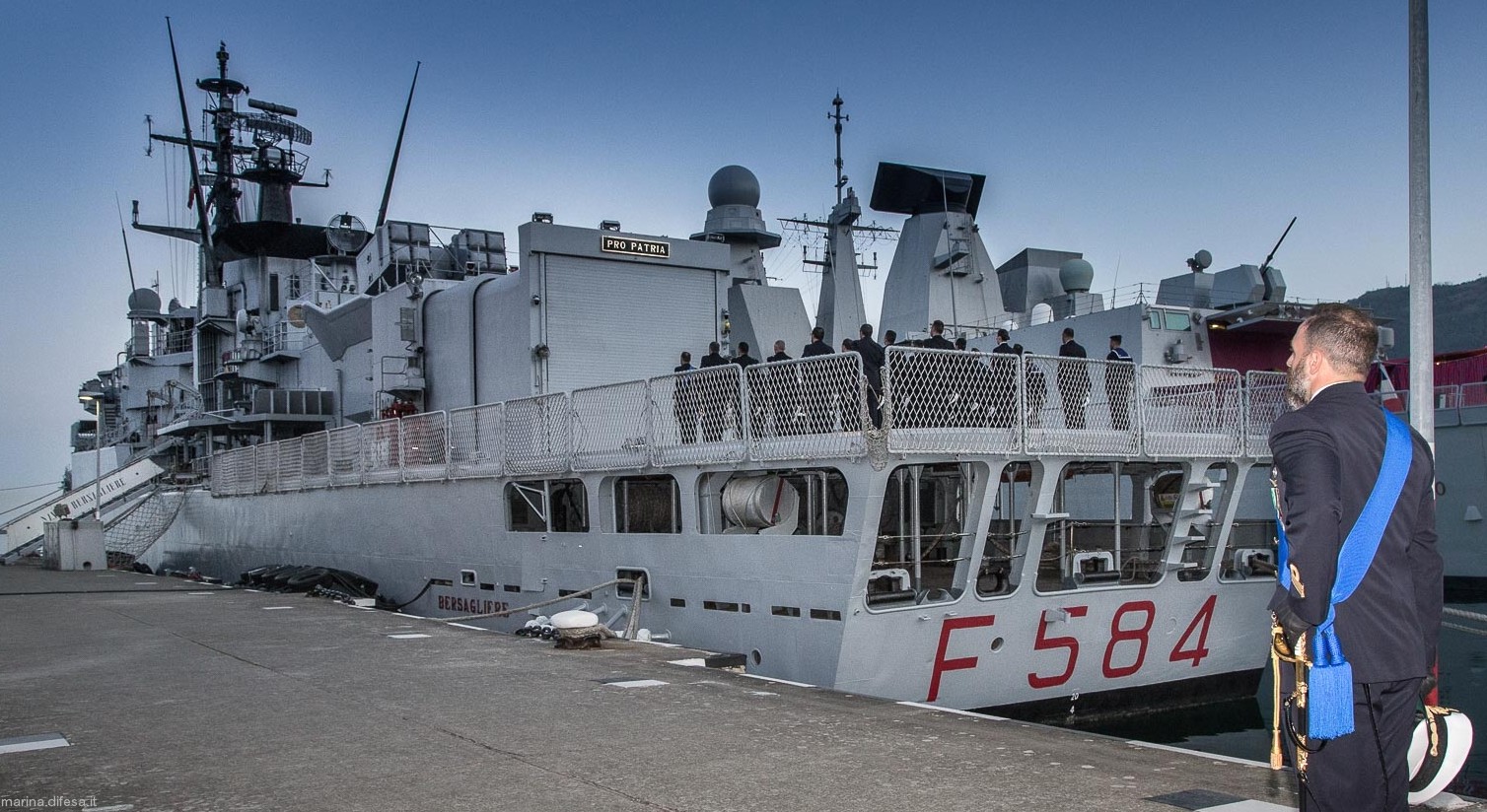 f-584 bersagliere nave its soldati lupo class frigate italian navy marina militare 12