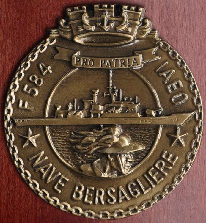 f-584 bersagliere insignia crest patch badge soldati lupo class frigate italian navy marina militare 03c