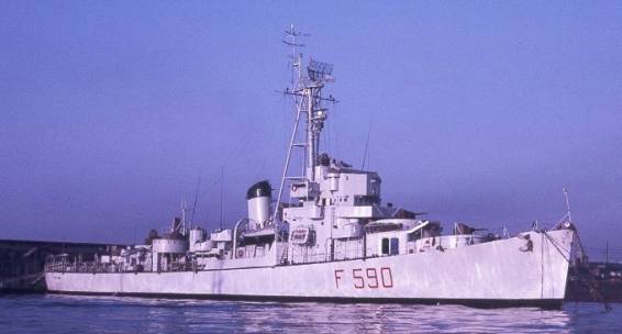 f 590 its aldebaran frigate destroyer escort cannon class uss thornhill de 195 italian navy marina militare italiana