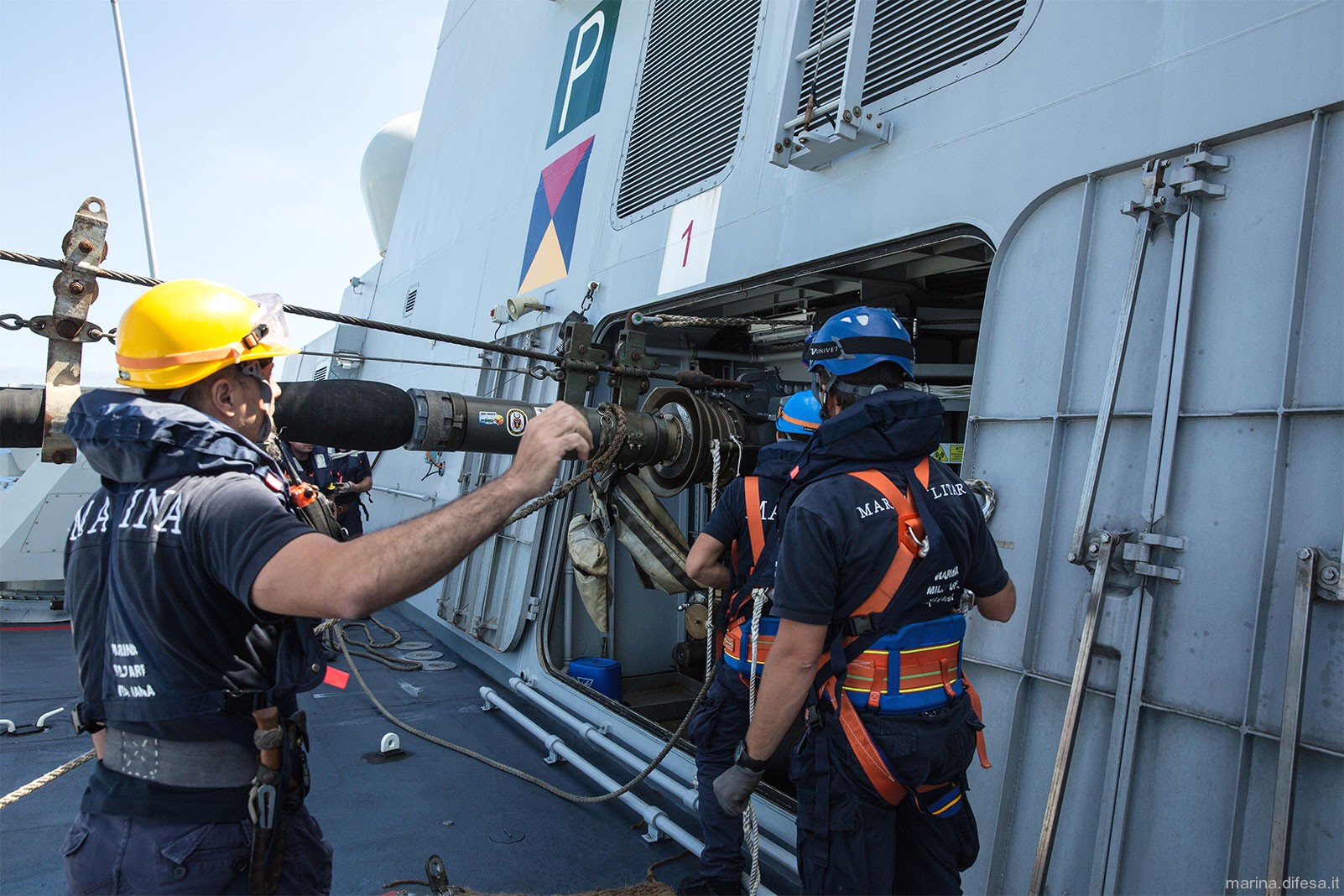 f-593 carabiniere its nave bergamini fremm class guided missile frigate italian navy marina militare 49 unrep replenishment ras