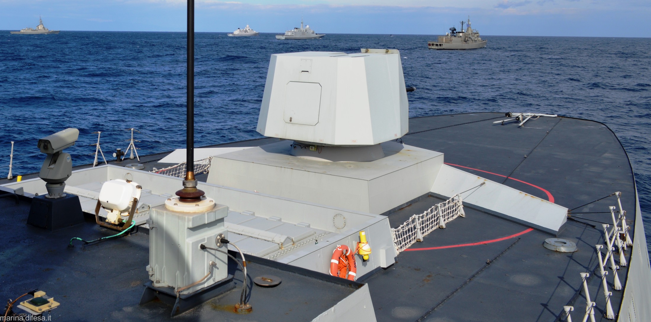 f-594 alpino its nave bergamini fremm class guided missile frigate italian navy marina militare 26 oto melara breda 76/62 super rapid gun davide strales dart ammunition