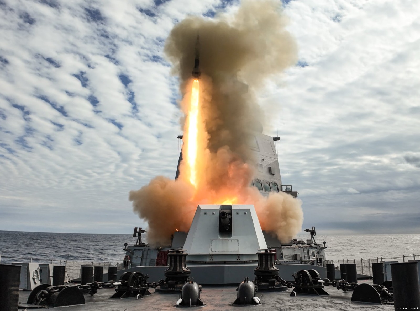 p-432 raimondo montecuccoli offshore patrol vessel opv ppa nave its italian navy aster-30 saam esd missile firing 24