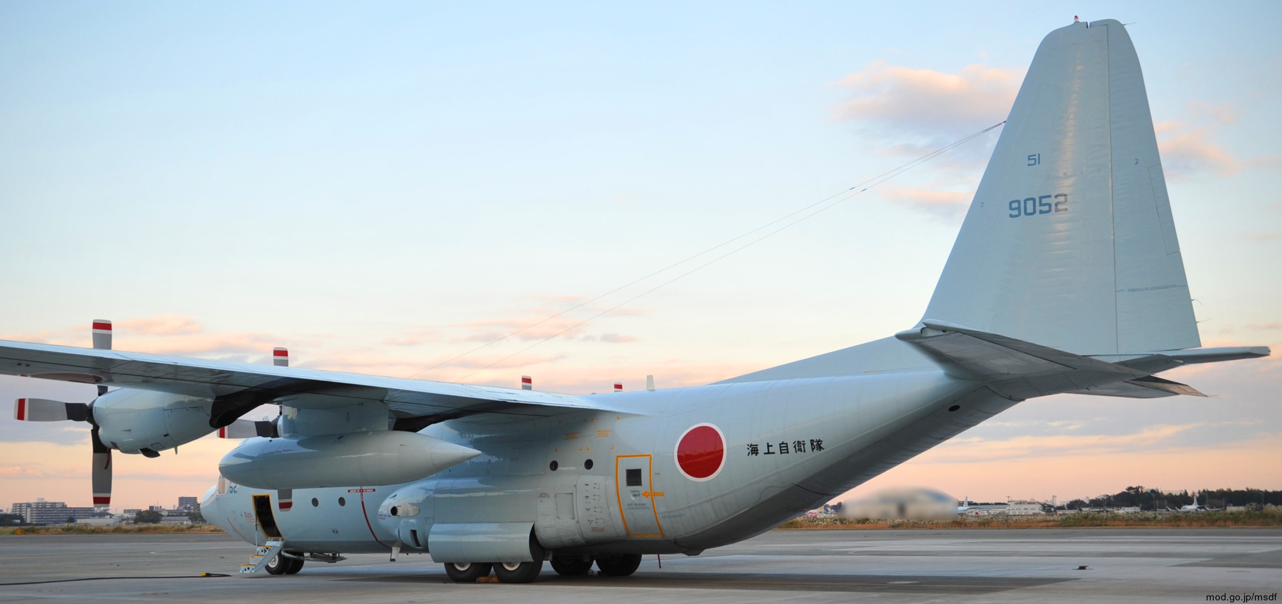 lockheed c-130r hercules japan maritime self defense force jmsdf atsugi air base 9052 04