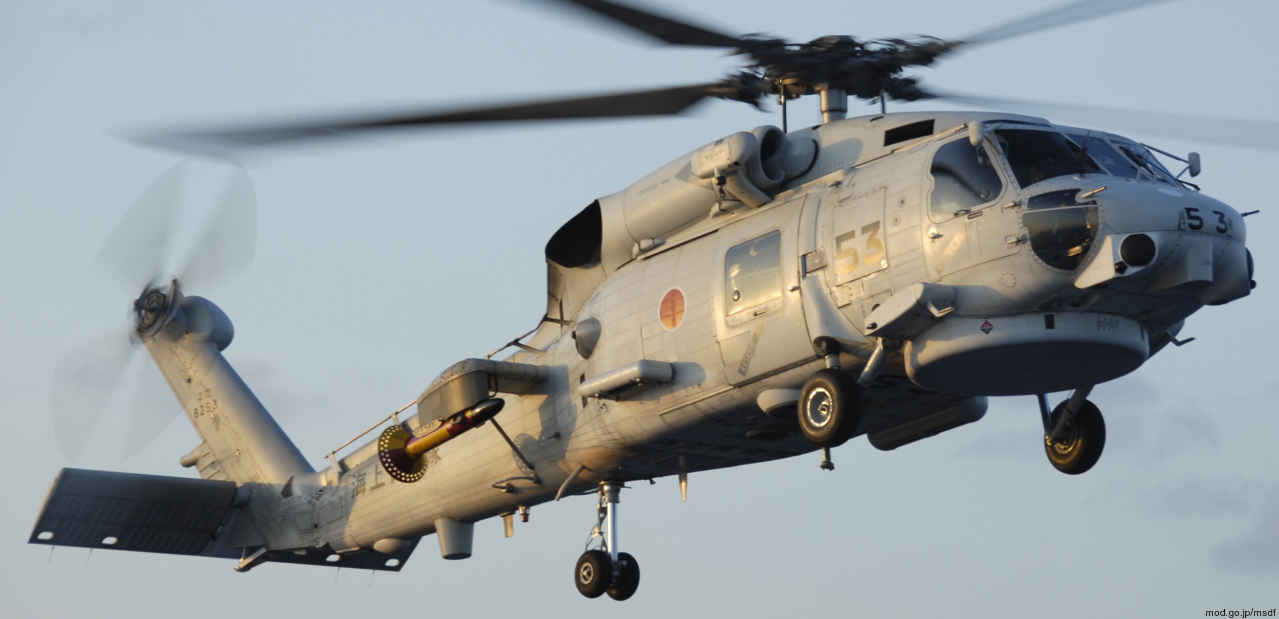 mitsubishi sh-60j naval helicopter anti submarine japan maritime self defense force seahawk jmsdf 8253 04