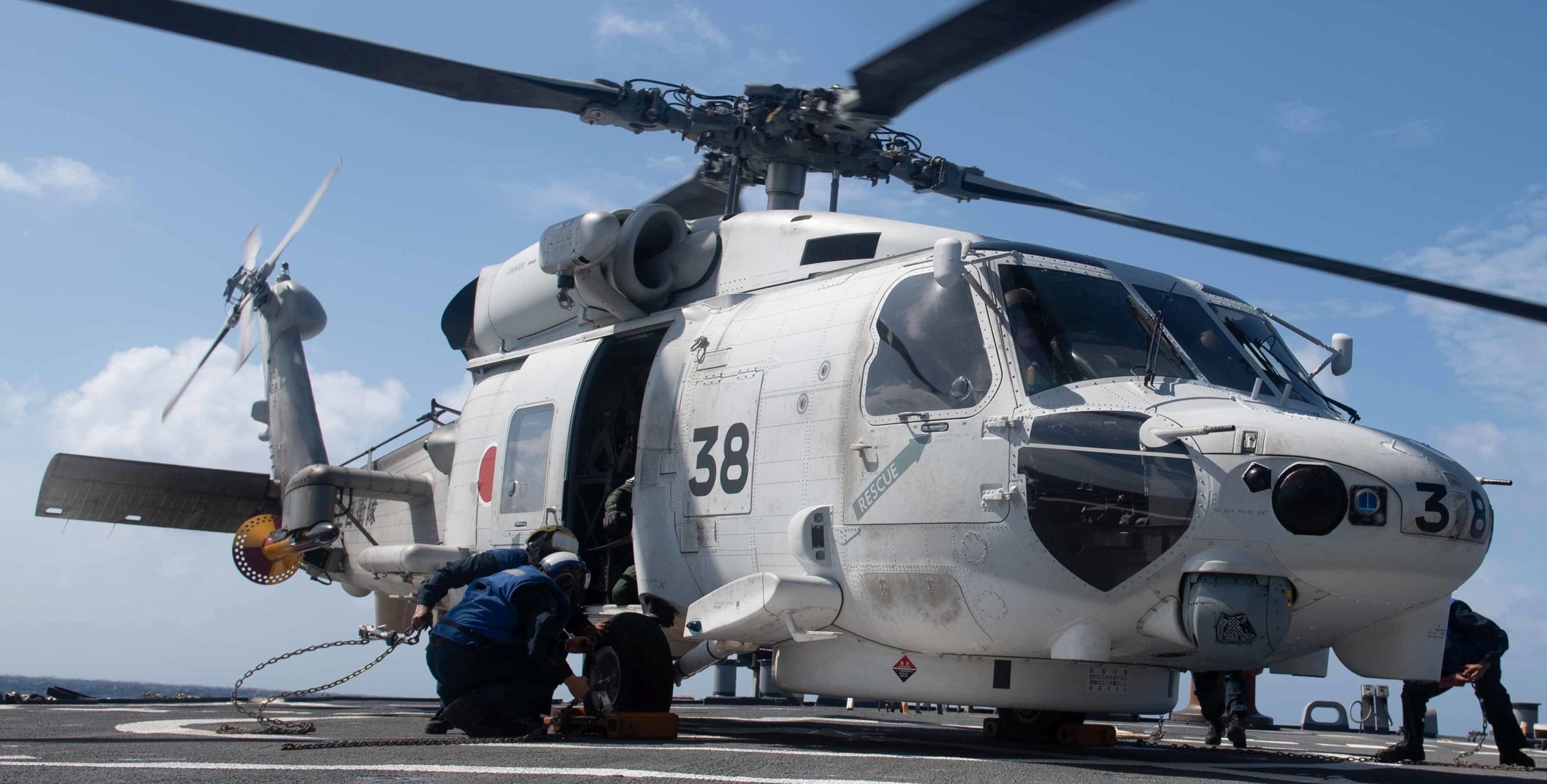 mitsubishi sh-60k helicopter anti submarine japan maritime self defense force jmsdf navy seahawk 8438 09