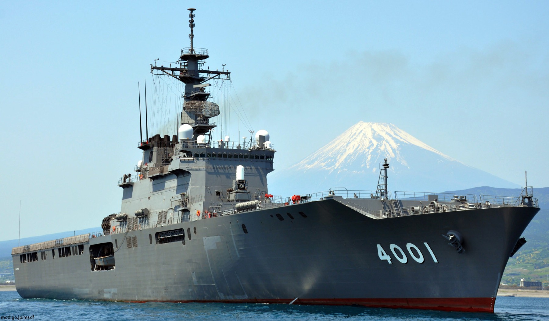 l-4001 js osumi amphibious tank landing ship transport dock japan maritime self defense force jmsdf 15