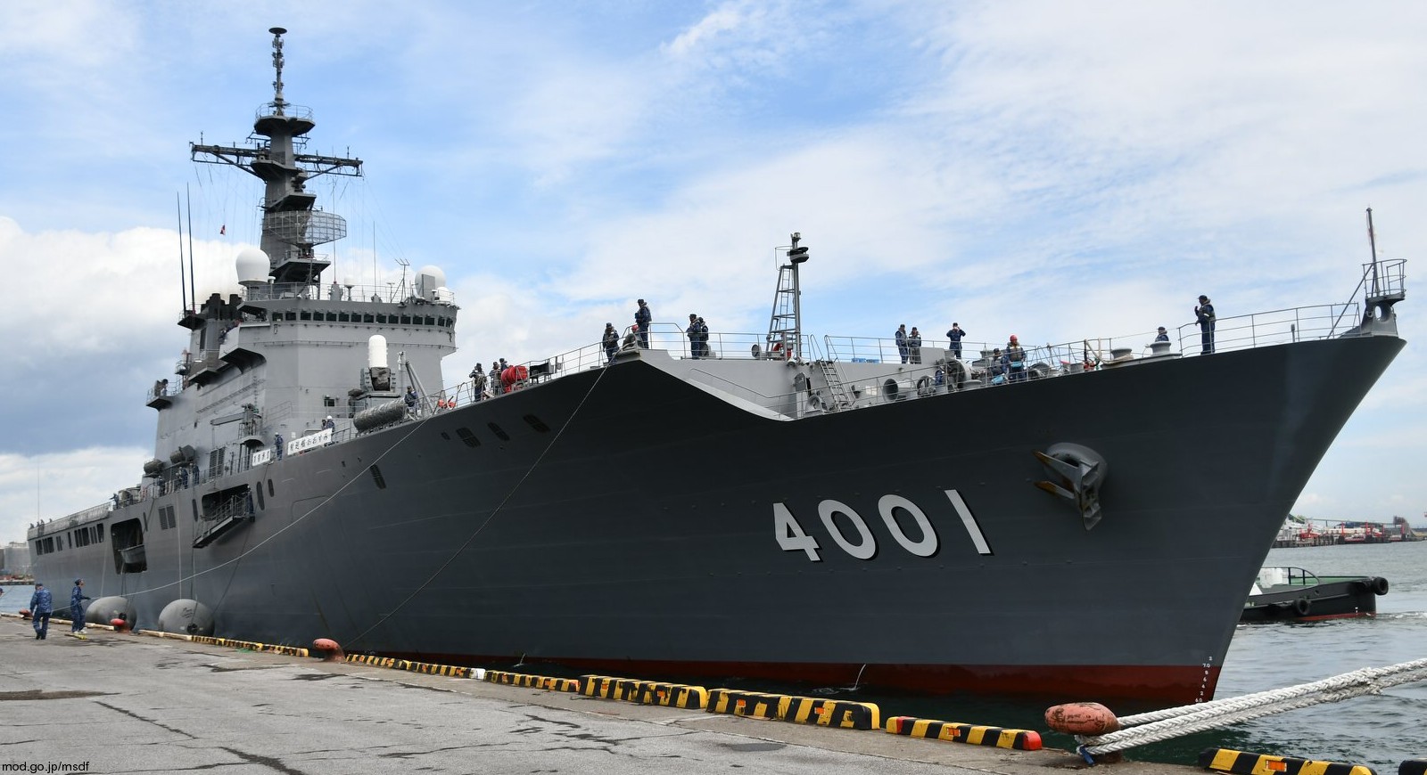 l-4001 js osumi amphibious tank landing ship transport dock japan maritime self defense force jmsdf 17