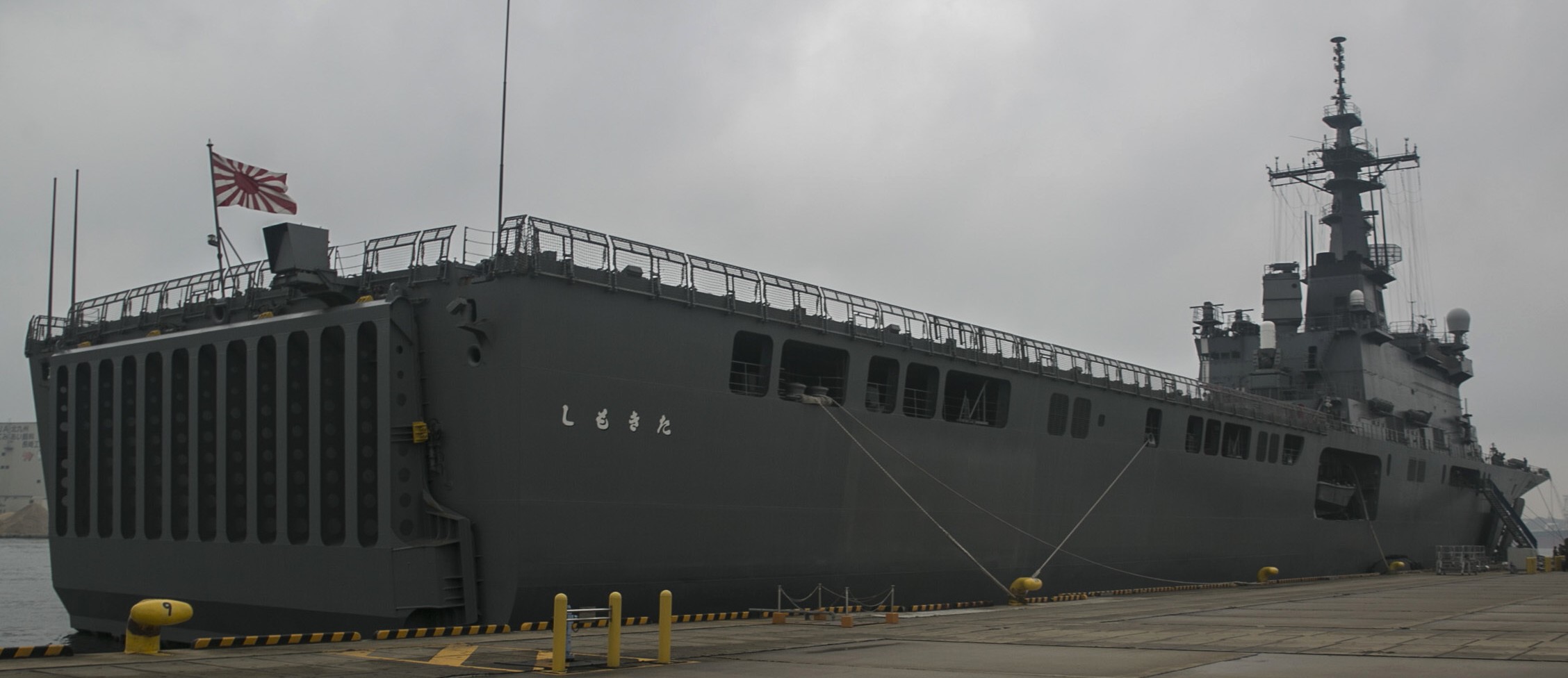 lst-4002 js shimokita osumi class amphibious tank landing ship transport dock japan maritime self defense force jmsdf 35