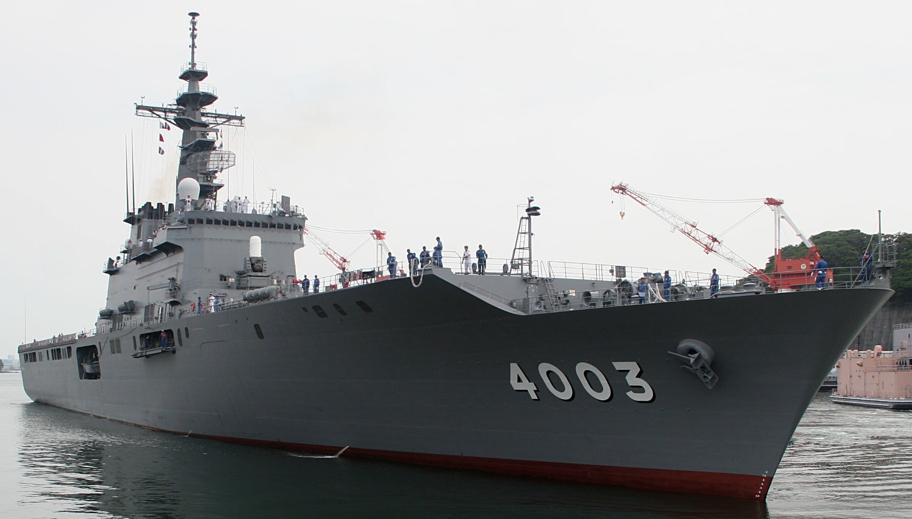 lst-4003 js kunisaki osumi class amphibious tank landing ship transport dock japan maritime self defense force jmsdf 13