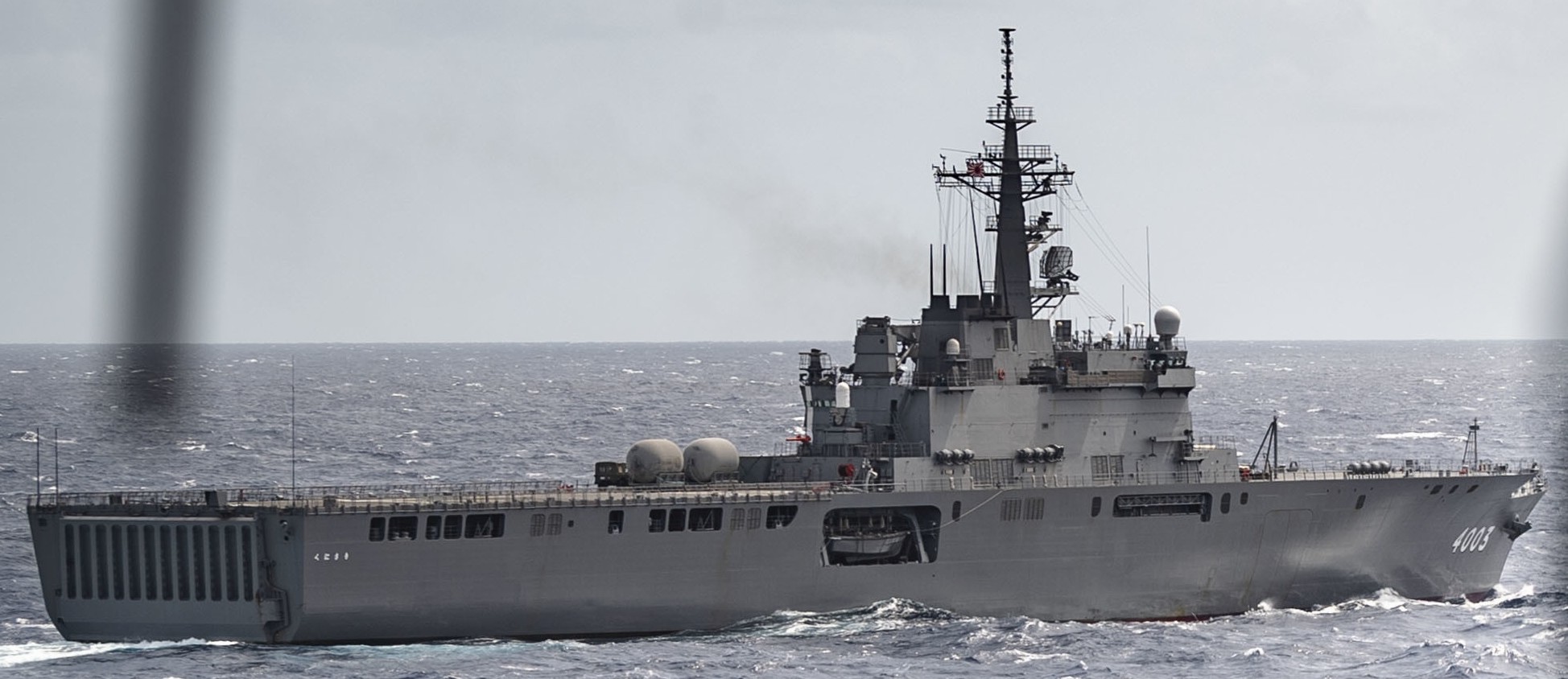 lst-4003 js kunisaki osumi class amphibious tank landing ship transport dock japan maritime self defense force jmsdf 14