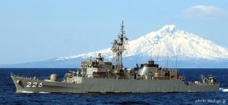 DE-226 JDS Ishikari destroyer escort japan maritime self defense force