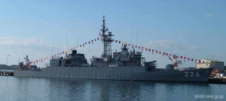 JDS Ishikari DE-226 destroyer escort japan maritime self defense force navy