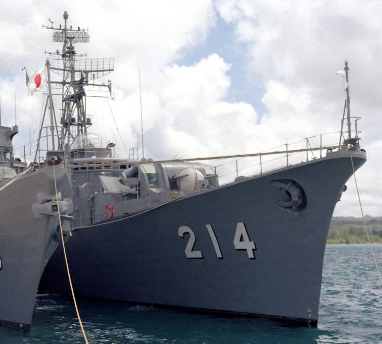 DE-214 JDS Oi Isuzu class destroyer escort japan maritime self defense force jmsdf