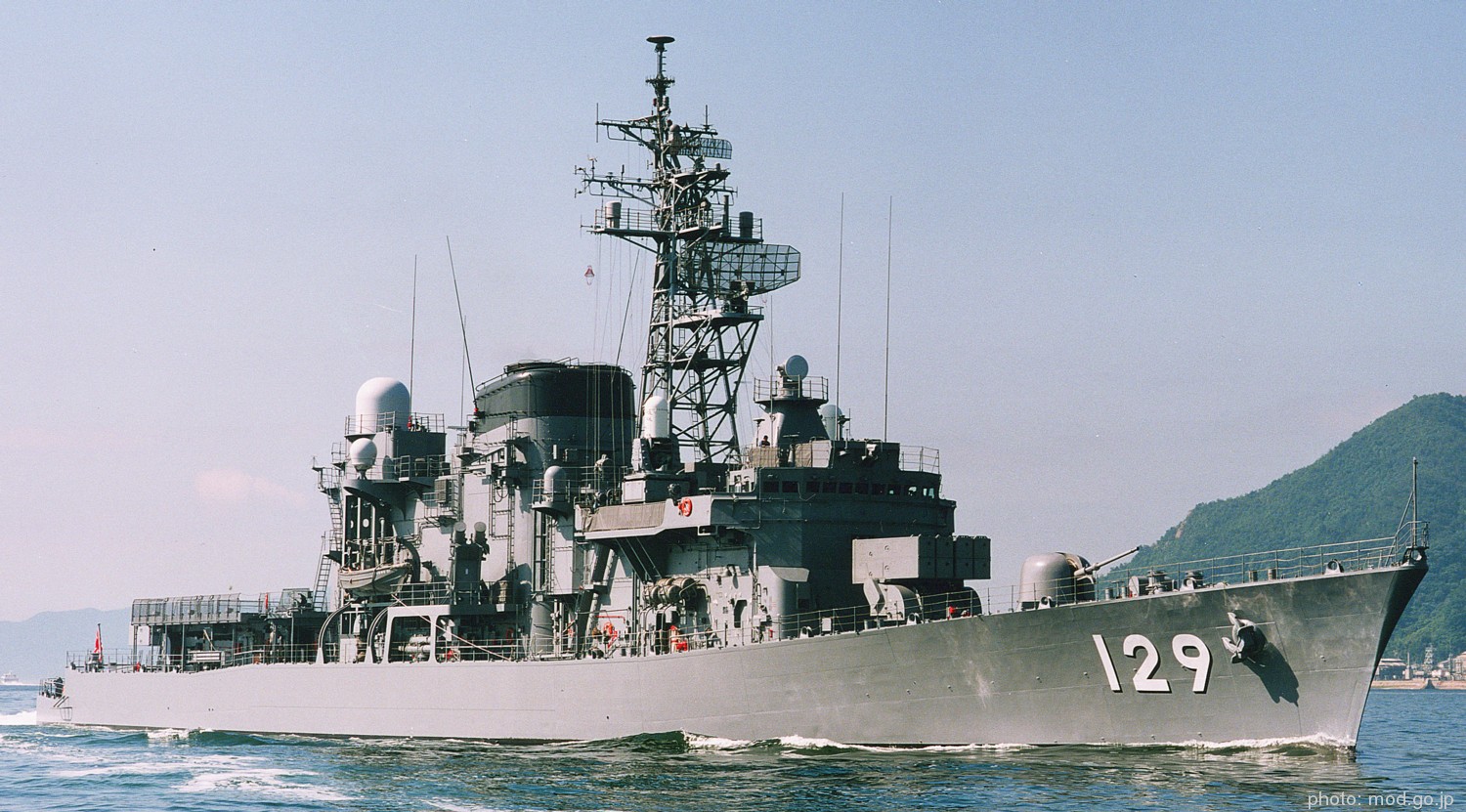 dd-129 jds yamayuki hatsuyuki class destroyer japan maritime self defense force jmsdf tv-3519 training vessel hitachi mauzuru